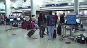 Yerler los angeles seyahat ve taşımacılıkulaşım hizmeti aeropuerto de los ángeles lax. Aeropuerto De Los Angeles Estrena 40 Kioscos Automaticos Para Reducir Las Esperas Transportes