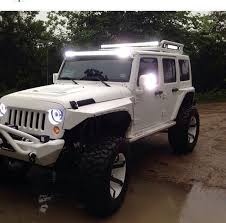 Customized White Jeep Jk White Rims Led Lights Carros De Luxo Veiculo De Luxo Carros