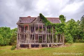These Amazing Abandoned Homes In North Carolina Will Make You Want To Go Exploring Abandoned Houses Scary Houses Old Houses