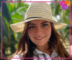 Chers amies Chers amis Jour particulier notre fille Apolline 30 ans ce jour  ! Vive les infirmières puéricultrices! Grosses bises à toutes et à tous