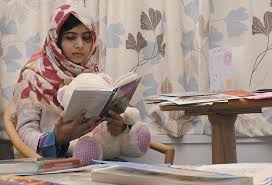 Malala yousafzai first came to public attention through that heartfelt diary, published on bbc urdu, which chronicled her desire to remain in education and for girls to have the chance to be educated. Dag Van Malala Meisje Sterkt Aan Online Roep Om Toekenning Nobelprijs Nrc