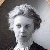 Lydia Stark's Instagram, Twitter & Facebook