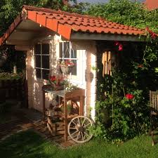 Maybe you would like to learn more about one of these? Gartenhaus Rustikal Landlich Dekoriert Gartenhaus Haus Dekoration Haus