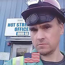 Slash and his brand new.... #bcrich #nealmoser #bcrichcustomshop  #bcrichguitars 📸 : Megan Hodges