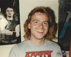 Reposting this Iron Maiden in front of Zig Zig 1981 photo (from FB, sorry I  do not know who to credit the photo to) with a picture from the same  perspective taken