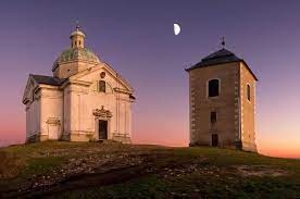 Kostel s křížovou cestou byl vybudován díky františkovi z dietrichsteina poté, co mikulov roku 1622 zažil. Kudy Z Nudy Svaty Kopecek V Mikulove