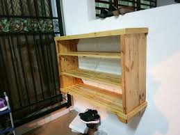 Tempah rak kayu pallet murah di sabah perabut berkualiti. Rak Kasut Dari Kayu Palet Pagar Rumah
