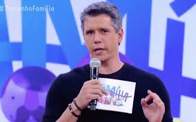 Tamanho família homenageando o marcio garcia. Marcio Garcia Starts A Fight In A Luxury Neighborhood And Is Sued By A Neighbor Entertainment Prime Time Zone