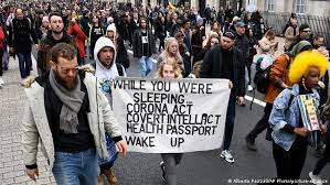 In january 2017, days after the government of the grindeanu cabinet was sworn into office in romania, protests took place throughout the country against ordinance bills that were proposed by the romanian. Proteste Gegen Corona Auflagen Vielerorts In Europa Aktuell Europa Dw 20 03 2021