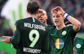 Der fußballspieler wout weghorst (* 07.08.1992) ist seit juli 2018 bei vfl wolfsburg unter vertrag und wird dort im sturm eingesetzt. Vfl Wolfsburg Gewinnt Deutlich Gegen Fortuna Dusseldorf