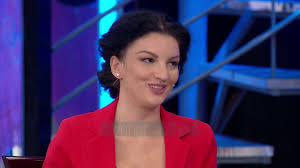 Al Pazar Dy Emra Te Njohur Ne Emisionin Close 2 Shkurt 2019 Show Humor Vizion Plus Youtube