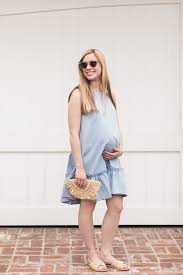 Baby showers are so fun, but it can be stressful picking out something to wear. Style Guide What To Wear To Three Different Kinds Of Baby Showers Lauren Conrad