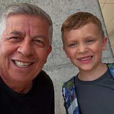 Domingo espetacular em família! Dois filhos, quatro netos. Scott LaVelle  com Georgia tem Liam e Olivia- 9 meses ontem ! Ícaro tem Jacob e tb Lauren  com Camila Panico! Lucélia e LuizMister!!