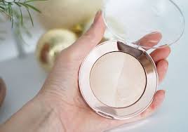 Lot maquillage lise watier yves rocher flash lift radiance. Mon Avis Sur L Enlumineur Et Le Rouge A Levres Elixir D Yves Rocher