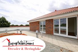 Die wohnung wurde ende 2016 als gehobene mittelklassewohnung in gartenlage in der. Neubau Erstbezug Einzigartige Penthouse Wohnung Mit 2 Tg Platzen 2 Badern In Hamburg Schnelsen Immobilienteam Dressler Heringlake