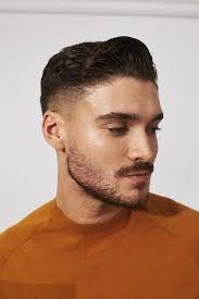 Idée de coiffure dégradé pour homme aux cheveux longs. Coupe Homme Degrade La Coiffure Tendance De 2020
