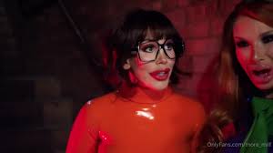 Daphne and Velma Thriller Killer - Cosplay