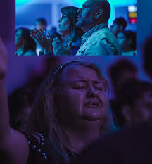 Qué glorioso tiempo vivimos este domingo en la presencia de Dios! Su  Espíritu se movió con poder, tocando corazones, renovando fuerzas y  recordándonos que en Él hay vida y esperanza. Somos Redimidos