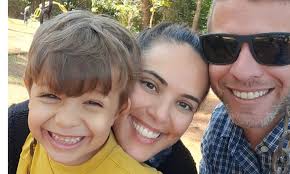 Adultos preocupam-se sobre uso que filhos fazem das telas e lembram como  brincavam na infância