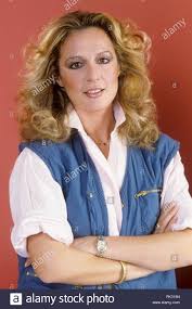 Italian for damned springtime) is a song written by paolo cassella and gaetano savio and performed by italian singer loretta goggi in 1981, at the 31st edition of festival di san remo. Loretta Goggi Im Oktober 1982 Verwendung Weltweit Stockfotografie Alamy