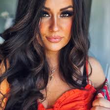 Laurie Whidden's Instagram, Twitter & Facebook