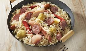 Choucroute Au Riesling Une Specialite Alsacienne Un Plat Unique Et Convivial Recette Choucroute Au Riesling Recettes De Cuisine Plat