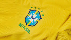 Achetez des maillot de foot 2021 2022 pas cher en ligne, vendez des maillot de foot pas chere à prix discount. Le Bresil Et Nike Presentent Les Nouveaux Maillots 2020 2021 Footpack