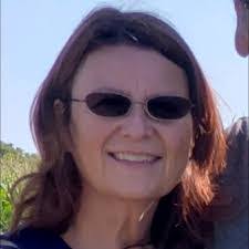 Elisa Andrews's Instagram, Twitter & Facebook