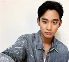 Andy Low's Instagram, Twitter & Facebook