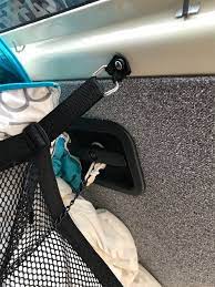 ハイエース 車中泊リアゲート半開き 新たな工夫 ハイエース4人家族で車中泊 ナローボディでも快適なバンライフを ハイエース 車中泊 リア