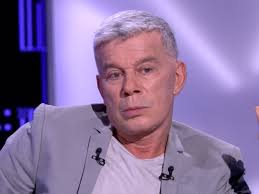 Oleg mikhaylovich gazmanov is a soviet and russian singer, composer and poet, specializing in patriotic songs, as well as songs which cover. Oleg Gazmanov Ushel Ot Zheny Potomu Chto Vlyubilsya Interesnye Fakty O Pesnyah Blog
