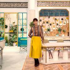 いいね 114件 コメント2件 藤原美智子さん michiko life のinstagramアカウント 昨日のmichiko lifeのお仕事で生出演した なないろ日和 のセット前でパチリ 今 気がついたのだけど セットと私の服の色合いが似ているような fashion culottes