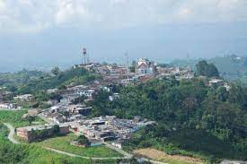 Antioquia'nın kolonileşmesi ve kahve yetiştiriciliği ile ilgili bir kültür ve geleneğe sahip, kahve alanı üçgeninde yer almaktadır. Palestina Caldas Mapio Net