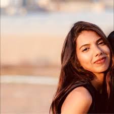 שהנקבה של ארמדיל טאטו תמיד מולידה ארבעה תינוקות זהים בכל לידה. חוקרים  משערים שהזהות הגנטית בין האחים גורמת להם להתנהג בצורה אלטרואיסטית במיוחד  (כלומר לעזור אחד לשני בנדיבות בלי לחשוב על עצמם) -