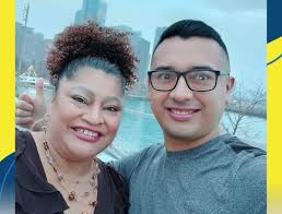 L@ PIRULIN@ EN NEW YORK Norma Galicia, de nacionalidad Guatemalteca,  conocida cómo “L@ Pirulin@”, revela detalles de su vida ahora como migr@nte  en Estados Unidos. Galicia ganó fama con “El baile del