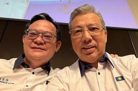 It's really inspiring to see young people step up as “YB” debating budget  and public policies 🔥👏 This morning represented President to officiate  UTAR FAM Mock Parliament Debate, I witnessed the spirit