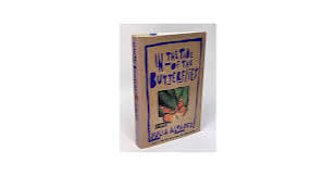 In the Time of the Butterflies: Alvarez, Julia: 9781565120389: Amazon.com:  Books