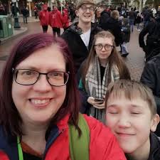 Leanne Cook (@JellybabyCook)