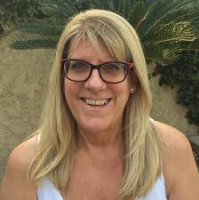 Kelly Cerny's Instagram, Twitter & Facebook