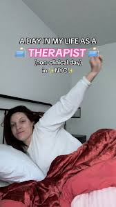 A day in my life as a NYC therapist x writer x content creator x merch  owner x ok I have 15 jobs ✨ #nyctherapist #therapytok #therapistsontiktok  #adayinmylife #adayinmylifevlog #therapy