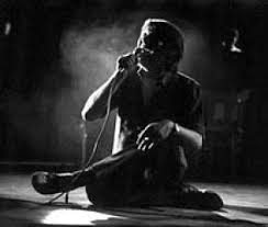 Fabrizio de andré, the revered italian singer/songwriter, created a deep and enduring body of work over the course of his career from the 1960s through the 1990s. 5 Frasi Celebri Di Fabrizio De Andre Charliefoo It