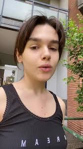 Lily Dutton's Instagram, Twitter & Facebook