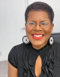 Erica Beers's Instagram, Twitter & Facebook