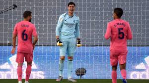 Ce mercredi 20 avril 2021, cadix accueille le real madrid dans le cadre de la 32e journée de la liga. Un Real Madrid En Manque D Idees S Incline Face Au Promu Cadix Courtois Impuissant