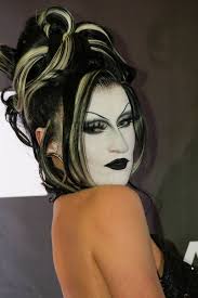 Del romanticismo operístico al arte drag, reinas reclamando su corona