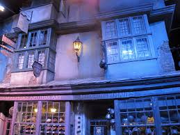 Mr Mulpepper S Apothecary Shop And Potage S Cauldron Shop Wizarding World Apothecary Harry Potter Tour