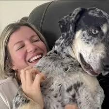 Rhianna Thomas's Instagram, Twitter & Facebook