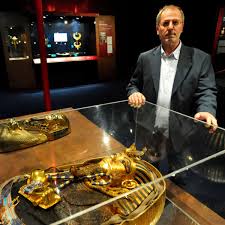 Die fleischerei moshammer ist ein kleiner, traditioneller familienbetrieb im zentrum des mostviertels. Oberpraparator Balsamierte Moshammer Und Franz Josef Strauss Ein Im Tod Sind Alle Gleich Stadt Munchen