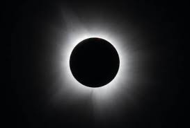 Eclipse solar: saiba horário e como assistir ao fenômeno do Brasil nesta quarta, 12