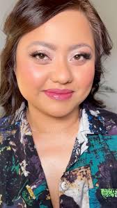 Moja piękna panna młoda z Filipin.🌸I Jej rozświetlający makijaż  ślubny.Często decydujecie się na tak przygotowaną skórę.Pamiętajcie jednak,  że błysk podkreśla wszelkie nierówności, zmarszczki, blizny, ...